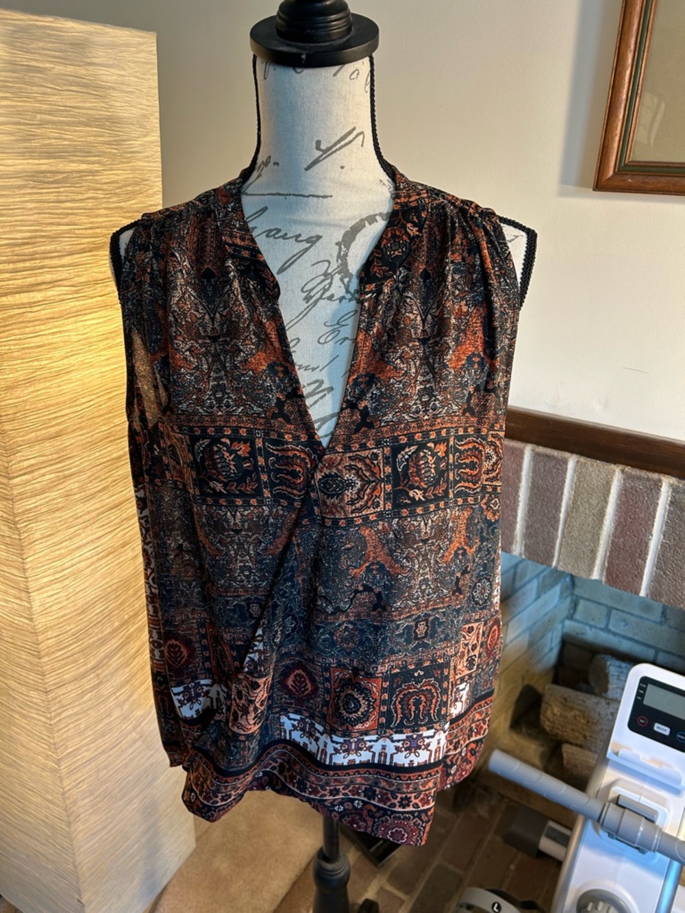 Allison Joy Black & Rust Patterned Sleeveless V-Neck Blouse